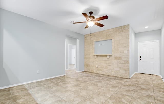 3-bedroom rental at 13303 Sun Sierra in San Antonio, TX — photo 4