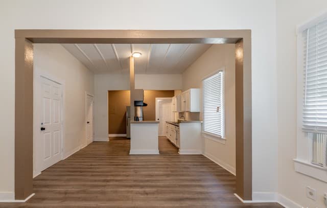 3-bedroom rental at 924 W Kings Hwy Unit 1 in San Antonio, TX — photo 5