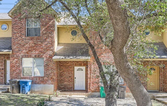 4-bedroom rental at 4105 St Charles Bay in San Antonio TX