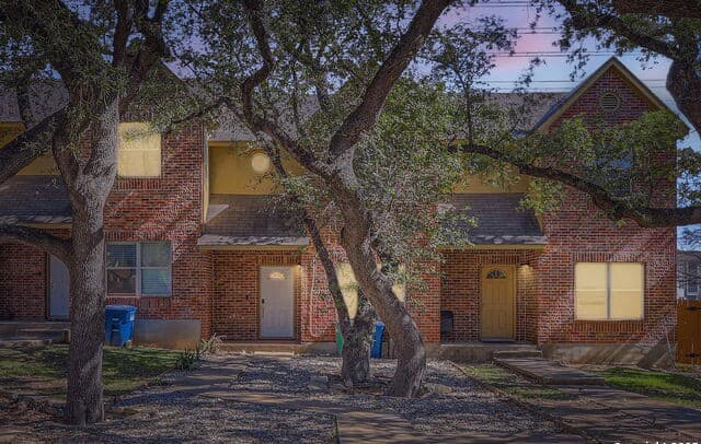 4-bedroom rental at 4105 St Charles Bay in San Antonio, TX — photo 3