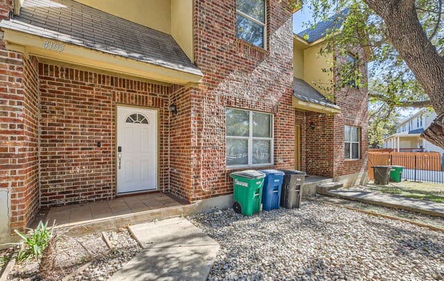 4-bedroom rental at 4105 St Charles Bay in San Antonio, TX — photo 5