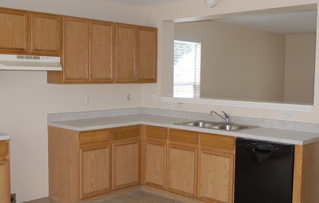 3-bedroom rental at 71 Montana Bay in San Antonio, TX — photo 4