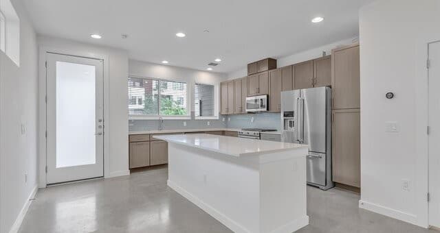 2-bedroom rental at 102 Tendick Unit 305 in San Antonio, TX — photo 4
