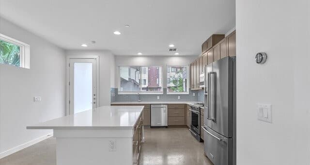 2-bedroom rental at 102 Tendick Unit 305 in San Antonio, TX — photo 5