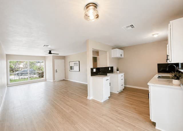 4-bedroom rental at 9006 Bowline in San Antonio, TX — photo 3