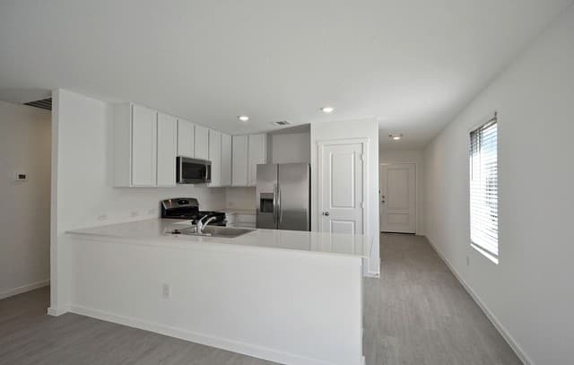3-bedroom rental at 429 Payton Pl in Marion, TX — photo 3