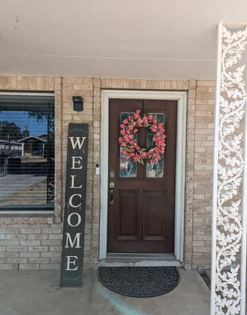 2-bedroom rental at 110 Oak Knoll Dr in San Antonio, TX — photo 2