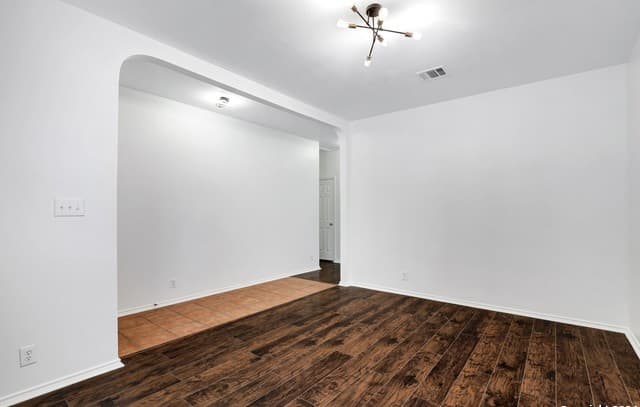 4-bedroom rental at 13738 Riverbank Pass in Helotes, TX — photo 4