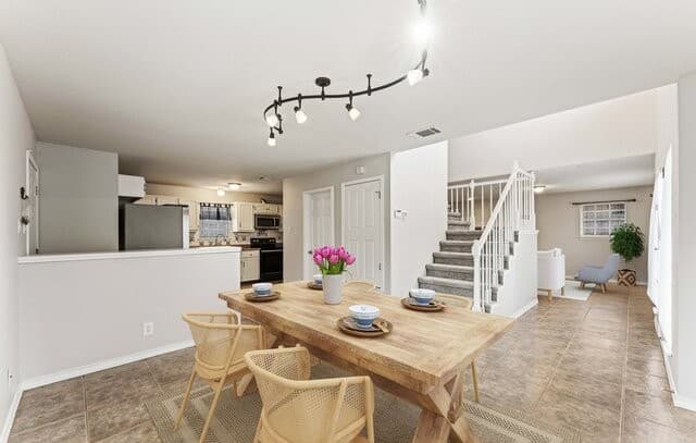 3-bedroom rental at 13802 Fairway in San Antonio, TX — photo 3