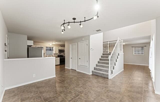 3-bedroom rental at 13802 Fairway in San Antonio, TX — photo 4