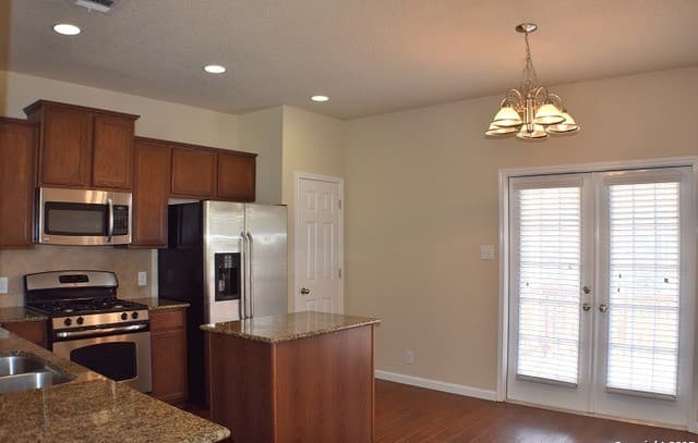 3-bedroom rental at 23115 Cardigan Chase in San Antonio, TX — photo 2