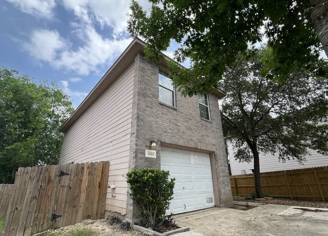 3-bedroom rental at 3604 Farallon Isle in San Antonio, TX — photo 2