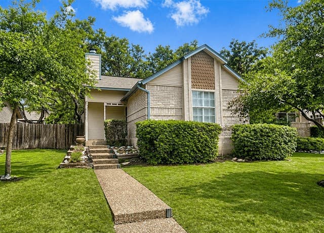 2-bedroom rental at 9535 Stillforest in San Antonio TX