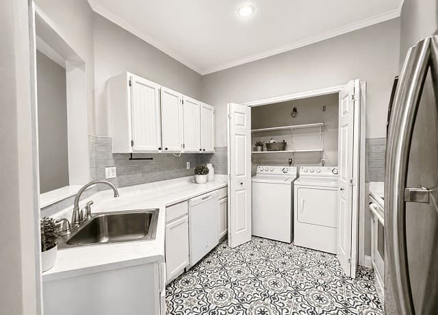 2-bedroom rental at 9535 Stillforest in San Antonio, TX — photo 2