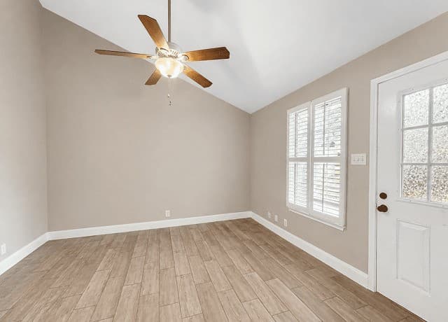 2-bedroom rental at 9535 Stillforest in San Antonio, TX — photo 4