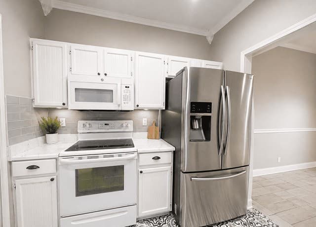 2-bedroom rental at 9535 Stillforest in San Antonio, TX — photo 5