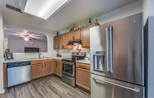 3-bedroom rental at 13423 N Solar Crest in San Antonio, TX — photo 5