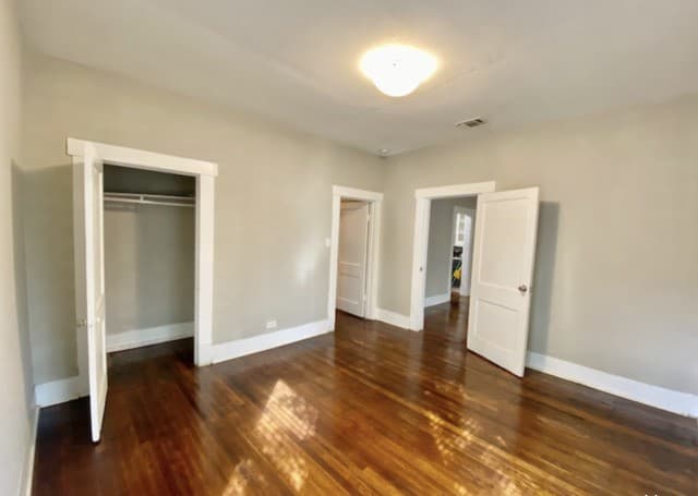 2-bedroom rental at 2219 S New Braunfels Ave in San Antonio, TX — photo 5
