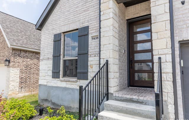 4-bedroom rental at 9438 Iron Keeper in San Antonio, TX — photo 4