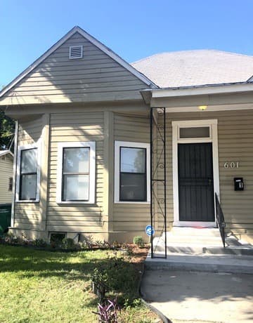 1-bedroom rental at 603 Devine St Unit 1 in San Antonio, TX — photo 3