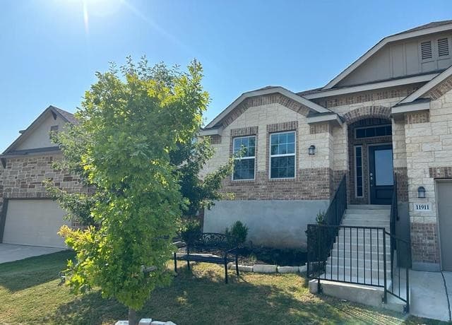 4-bedroom rental at 11911 Pitcher in San Antonio, TX — photo 2