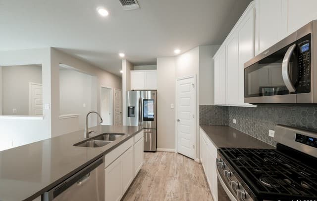 4-bedroom rental at 12919 Awuzie Trl in San Antonio, TX — photo 5