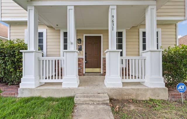 4-bedroom rental at 9631 Summer Vail in San Antonio, TX — photo 3
