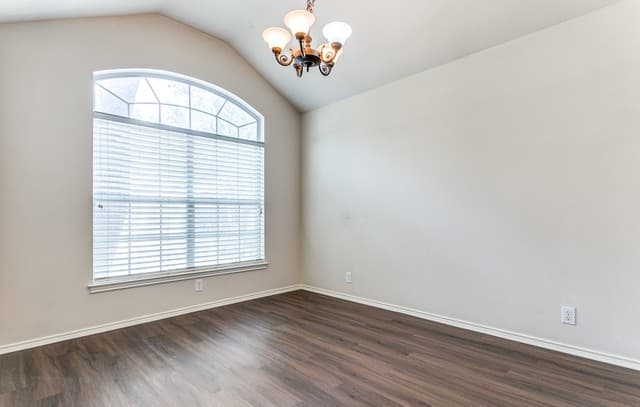3-bedroom rental at 6014 Woodway Ct in San Antonio, TX — photo 3