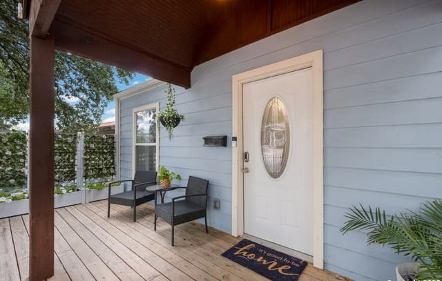 2-bedroom rental at 1318 Edison in San Antonio, TX — photo 3