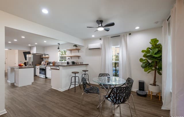 2-bedroom rental at 1318 Edison in San Antonio, TX — photo 4