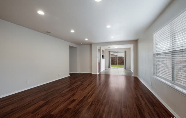 3-bedroom rental at 8848 Staghorn Ml in Converse, TX — photo 3