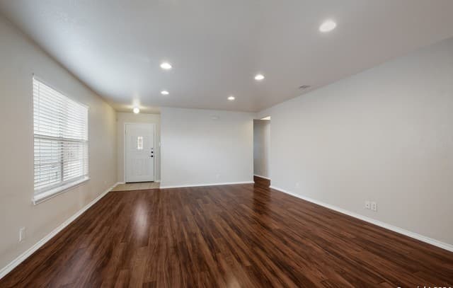 3-bedroom rental at 8848 Staghorn Ml in Converse, TX — photo 4