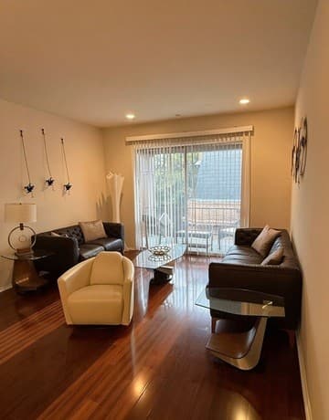 3-bedroom rental at 7711 Broadway Unit 4B in San Antonio, TX — photo 2