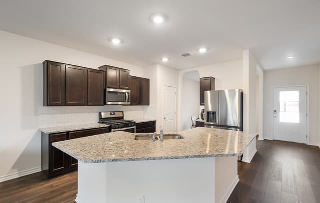 5-bedroom rental at 4202 Laterite Trail in San Antonio TX