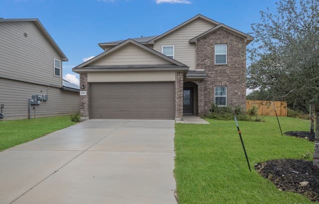 5-bedroom rental at 4202 Laterite Trail in San Antonio, TX — photo 2