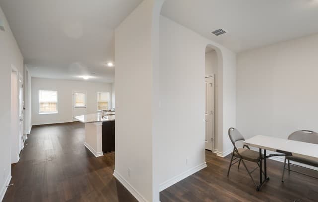 5-bedroom rental at 4202 Laterite Trail in San Antonio, TX — photo 5