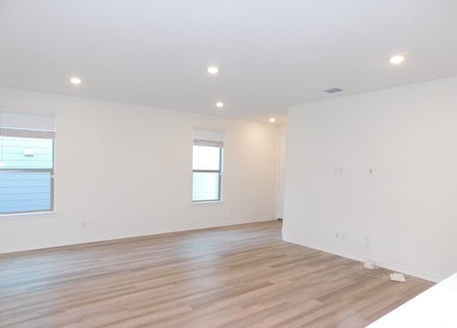 4-bedroom rental at 11215 Aristides in San Antonio, TX — photo 5