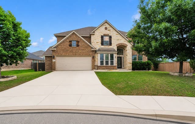 5-bedroom rental at 1802 Laivita Mist in San Antonio TX