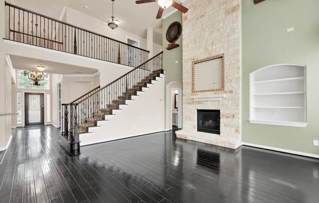 5-bedroom rental at 1802 Laivita Mist in San Antonio, TX — photo 3