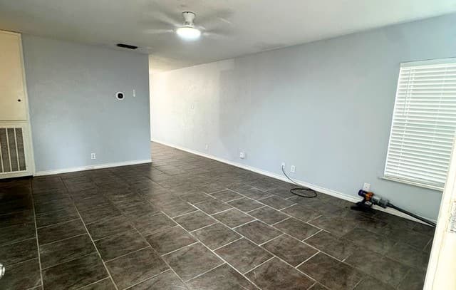 3-bedroom rental at 6630 Swiss Oaks in San Antonio, TX — photo 5