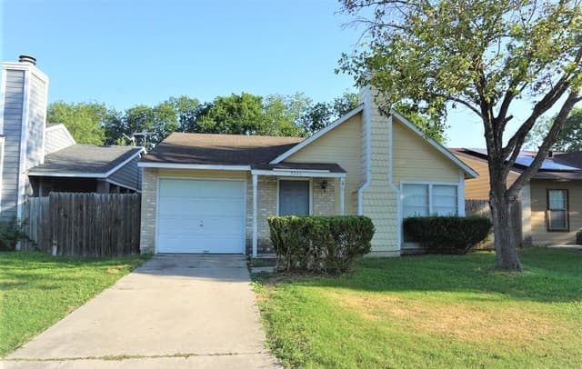 3-bedroom rental at 5531 Rangeland in San Antonio, TX — photo 2