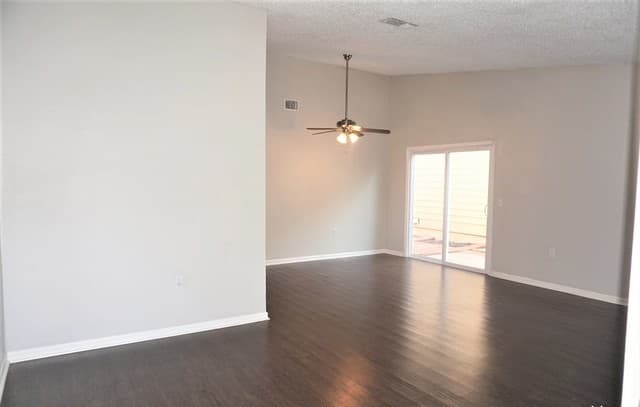 3-bedroom rental at 5531 Rangeland in San Antonio, TX — photo 4