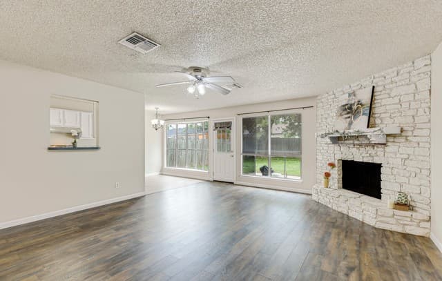 3-bedroom rental at 9727 Timber Path in San Antonio, TX — photo 3