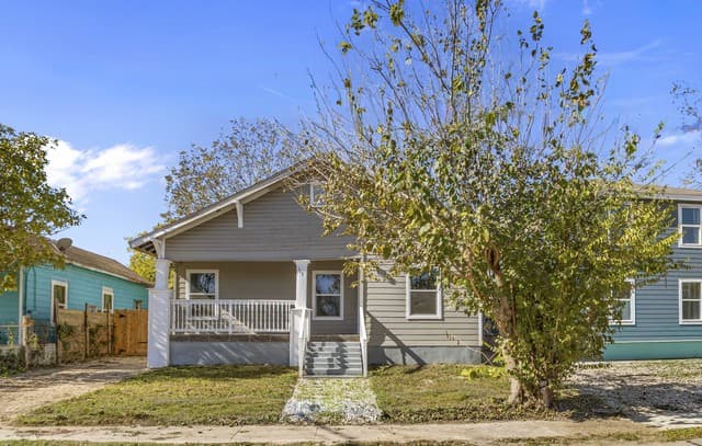 3-bedroom rental at 117 Magendie St in San Antonio TX