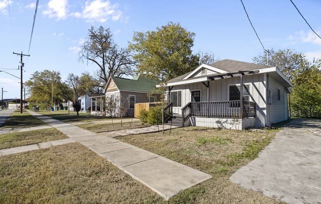 3-bedroom rental at 131 Chicago in San Antonio, TX — photo 3