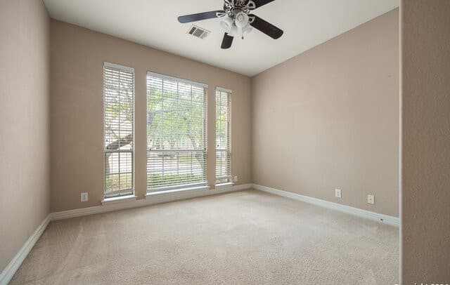5-bedroom rental at 410 Cadence Hl in San Antonio, TX — photo 3