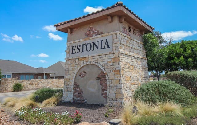 4-bedroom rental at 8518 W Finlandia Gap in San Antonio TX