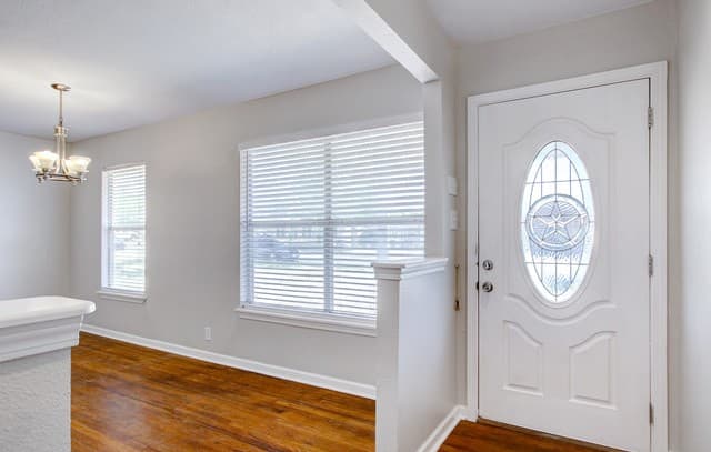 3-bedroom rental at 434 Schmeltzer Ln in San Antonio, TX — photo 2