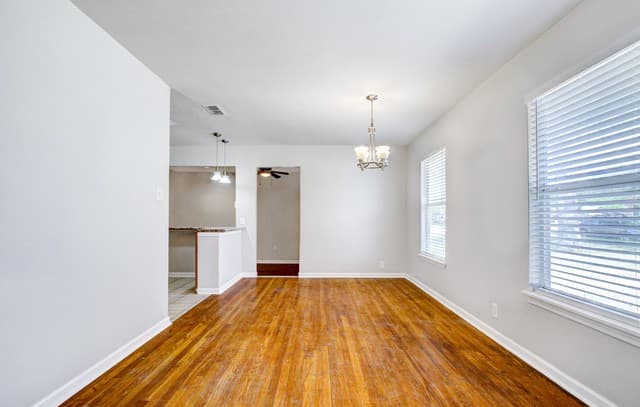 3-bedroom rental at 434 Schmeltzer Ln in San Antonio, TX — photo 3