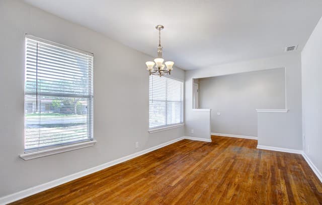3-bedroom rental at 434 Schmeltzer Ln in San Antonio, TX — photo 4